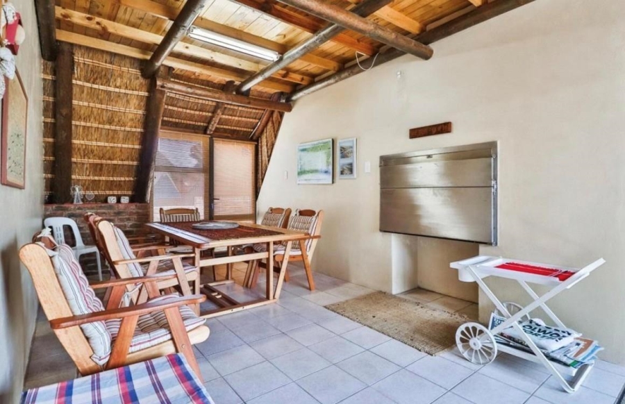 To Let 4 Bedroom Property for Rent in Stilbaai Western Cape